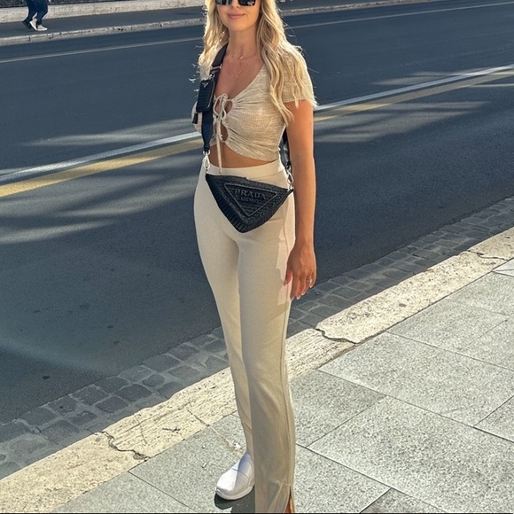 Short sleeve lace up front top - Picture 1 of 1